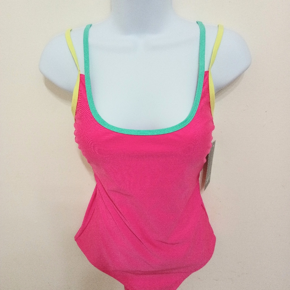 🎁NWT Swimsuit One Piece Push-Up Pads, Stretchable, Adjustable Double Straps - Picture 9 of 16